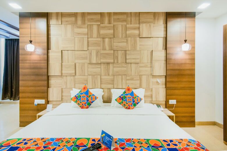 Fabhotel Golden Swan