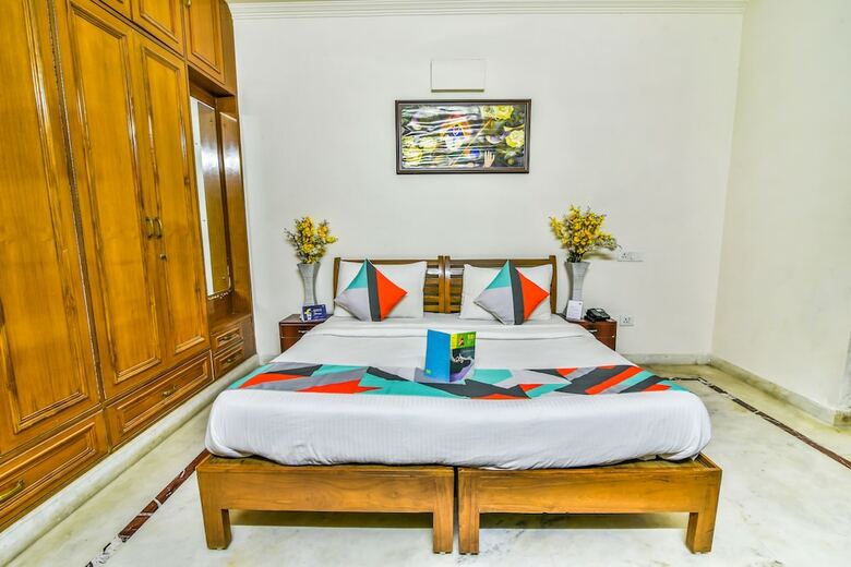 Hotel Fabexpress Silver Inn