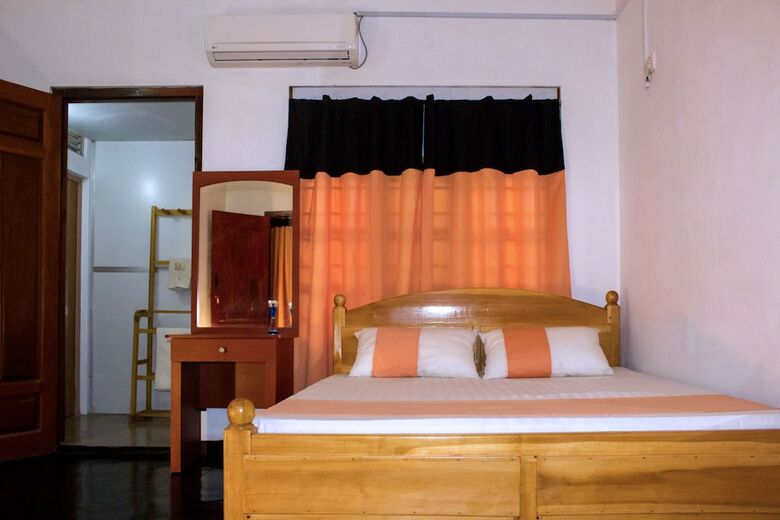 Bed & Breakfast D'villa Guest House