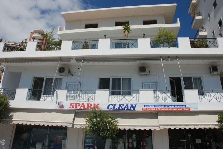 Hotel Kanes