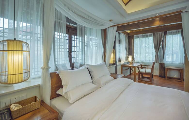 Lijiang Qilu Garden Hotel
