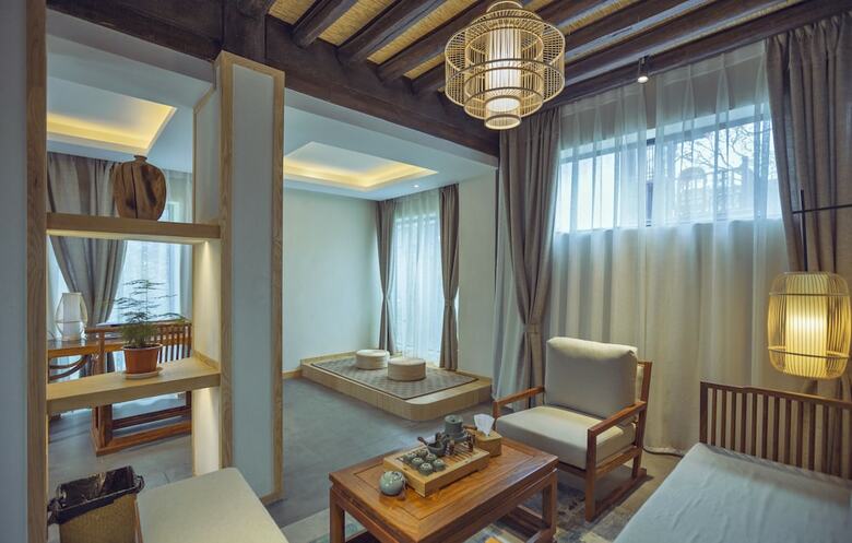 Lijiang Qilu Garden Hotel