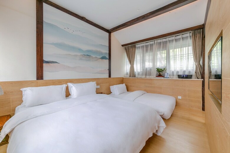 Lijiang Qilu Garden Hotel