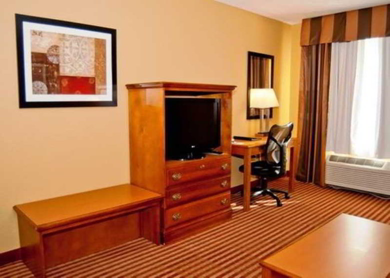Hotel Comfort Inn & Suites