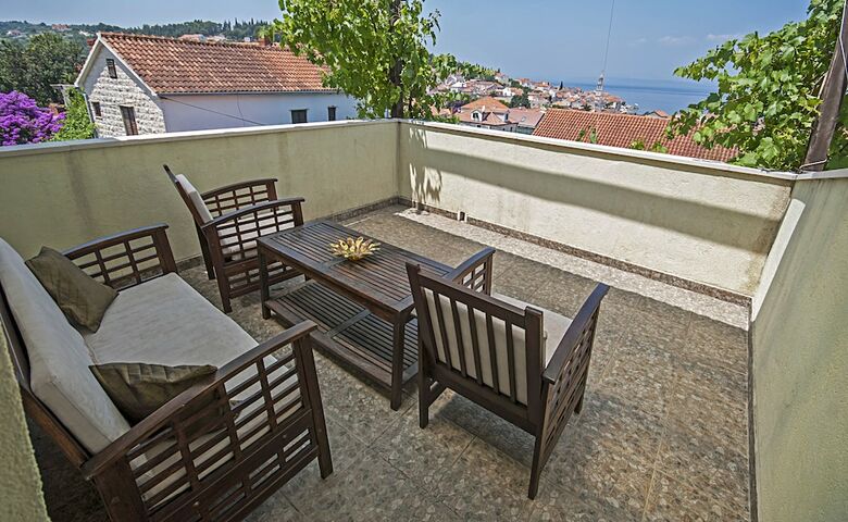 Villa Family House Sutivan