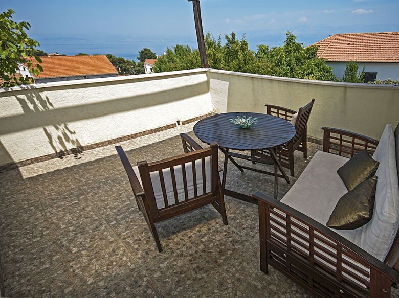 Villa Family House Sutivan