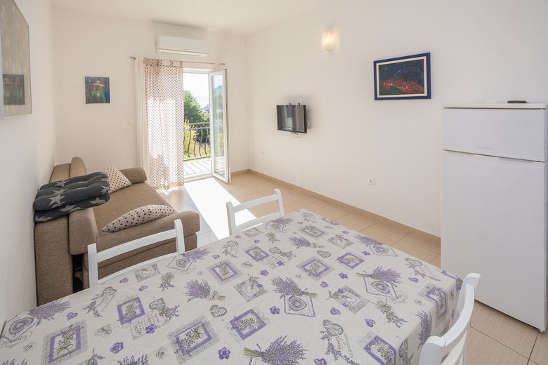 Hotel Rooms And Apartments Bruno