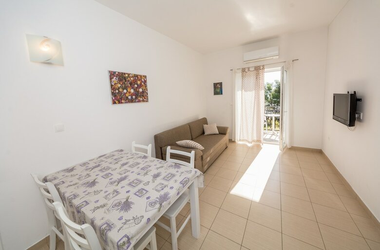 Hotel Rooms And Apartments Bruno