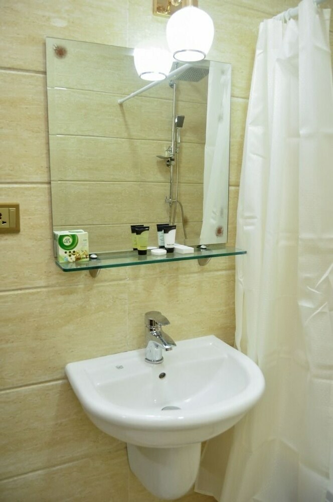 Mahogany Hotel And Suites