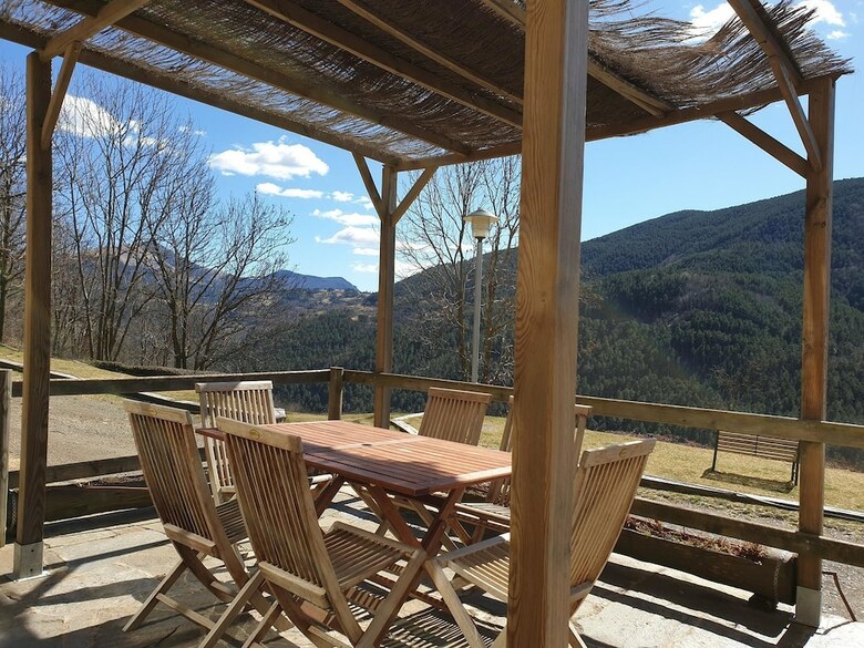 Apartamentos El Serrat Turisme Rural