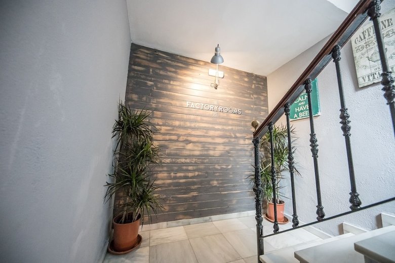 Hostal Factory Rooms Tarifa - Hostel