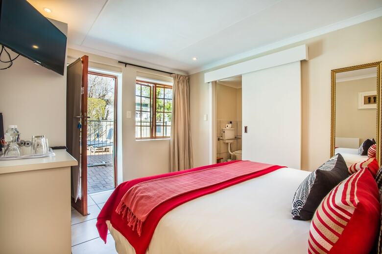 Hotel 88 Baron Van Reede Guesthouse