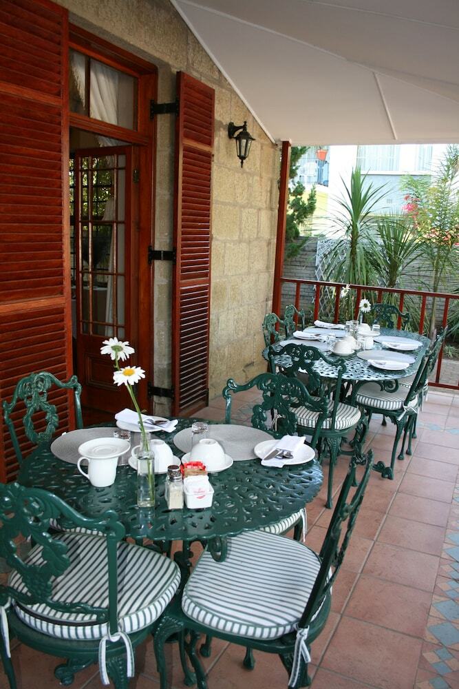 Hotel 88 Baron Van Reede Guesthouse