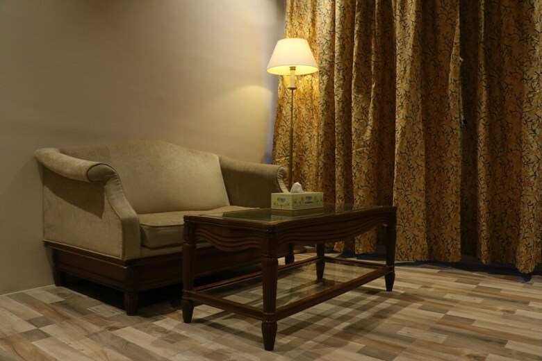 Hotel Shelke's Vintage Inn
