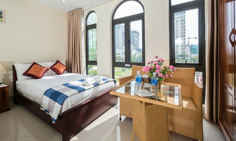 Johnny Hotel