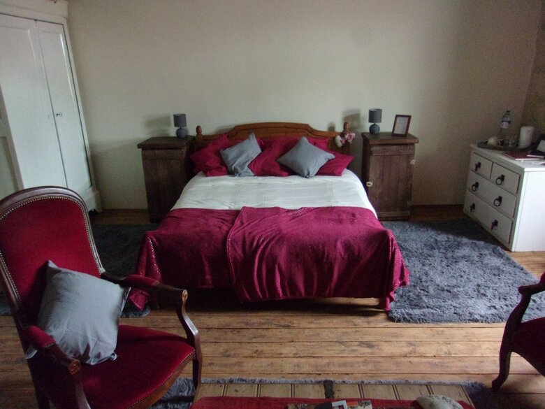 Bed & Breakfast Fortified French Retreat