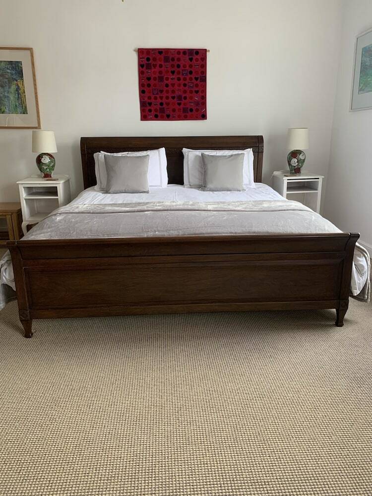 Hotel Rooms At No Three - Chameleon House