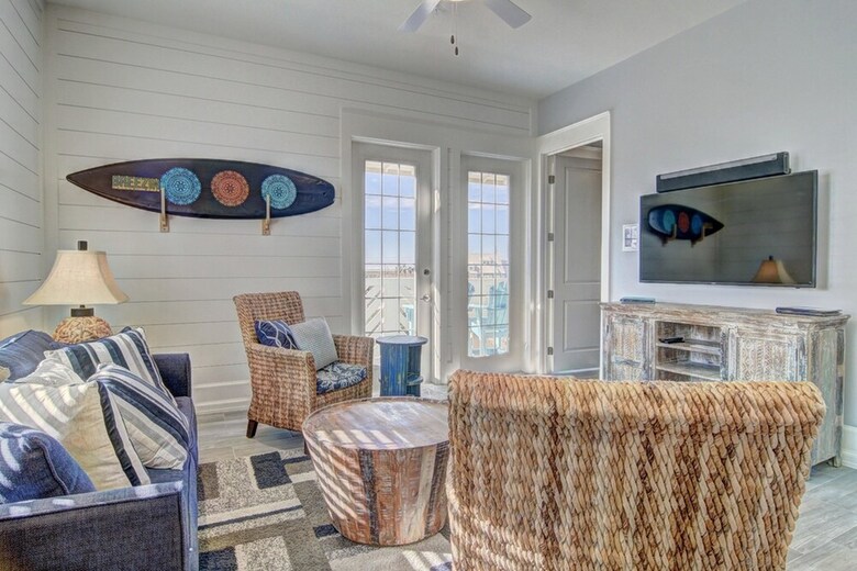Cinnamon Shore- Breez In Tc 10304