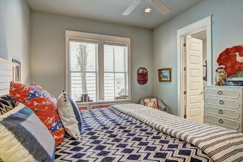 Cinnamon Shore- Amazing Grace 128 St