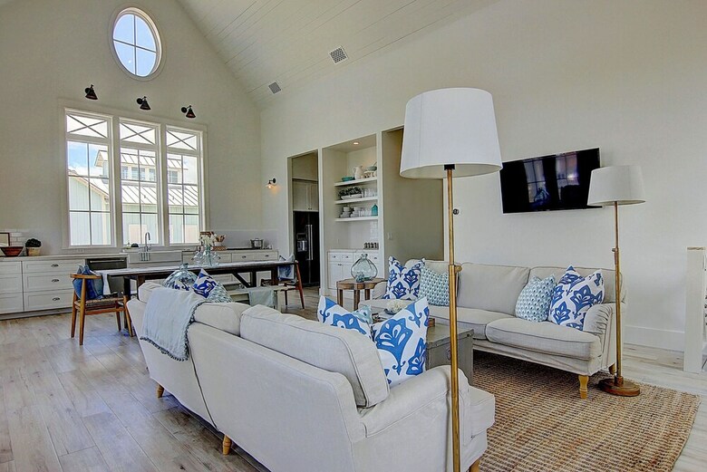 Cinnamon Shore- Southern Charm 259 Be