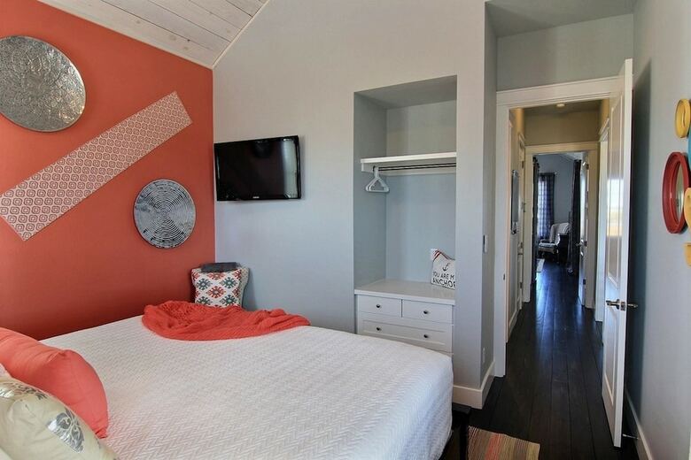 Cinnamon Shore- Nautical Dream 249 Hi