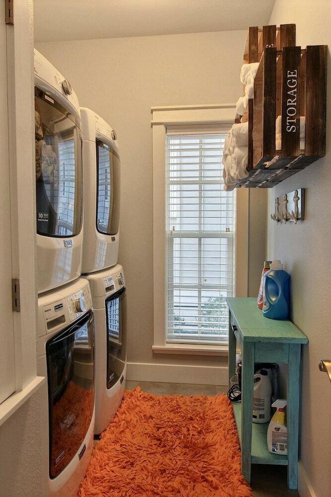 Cinnamon Shore- Nautical Dream 249 Hi