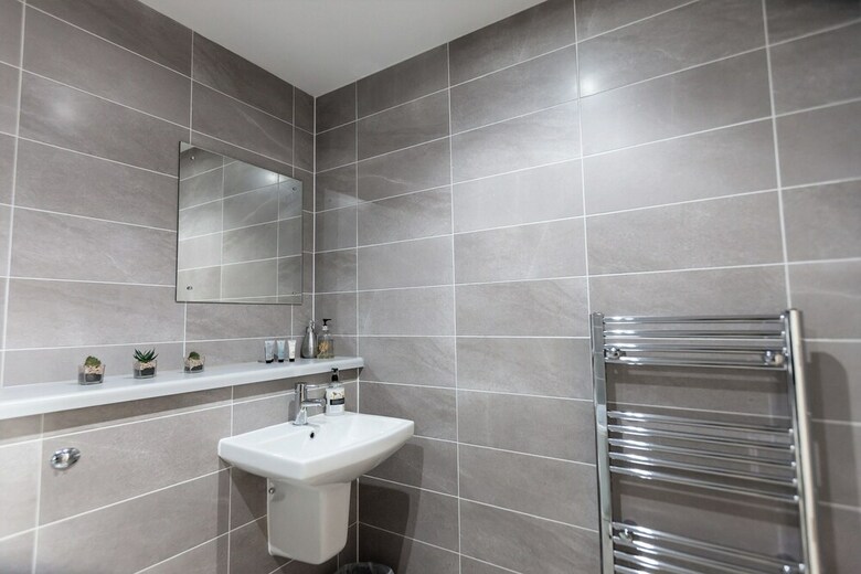 Beautiful Apartments In Media City