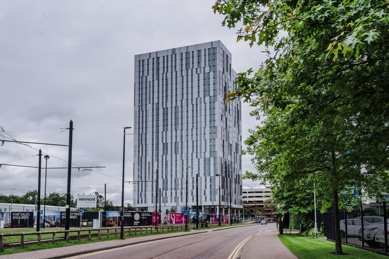 Beautiful Apartments In Media City