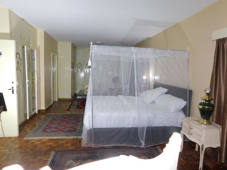 Bed & Breakfast Regal Suites - Kenya