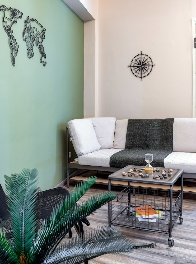 Modern Apartment In The Heart Of Plaka