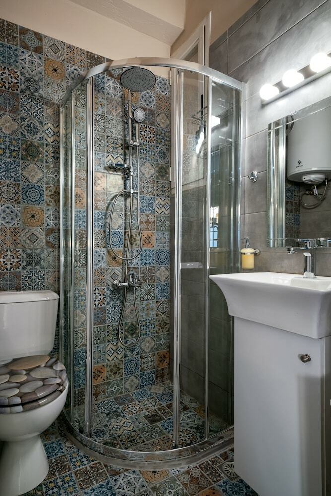 Modern Apartment In The Heart Of Plaka