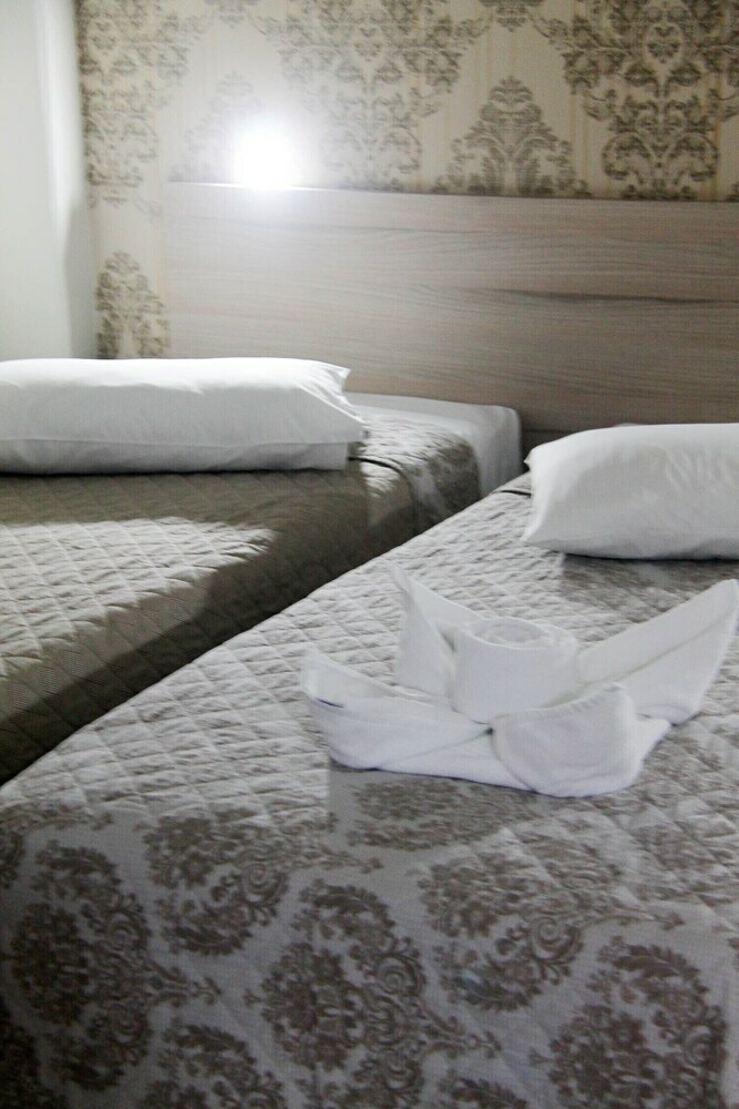 Aj Hotel
