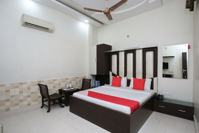 Oyo 18599 Hotel Rc Residency