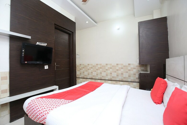 Oyo 18599 Hotel Rc Residency