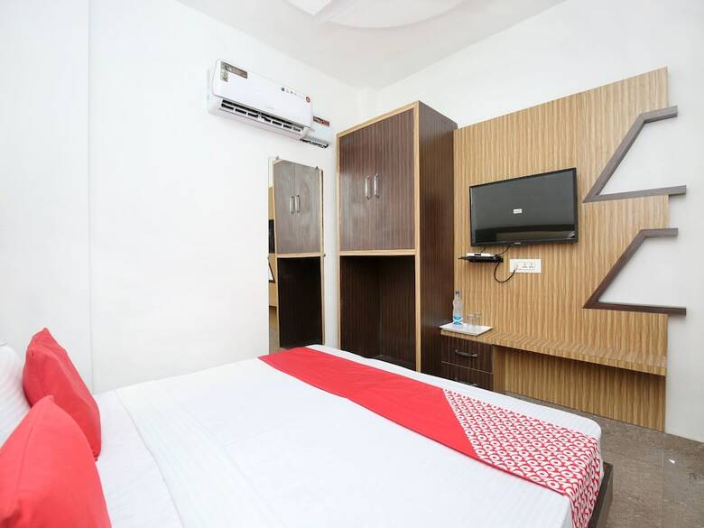 Oyo 15863 Hotel Royal Vij