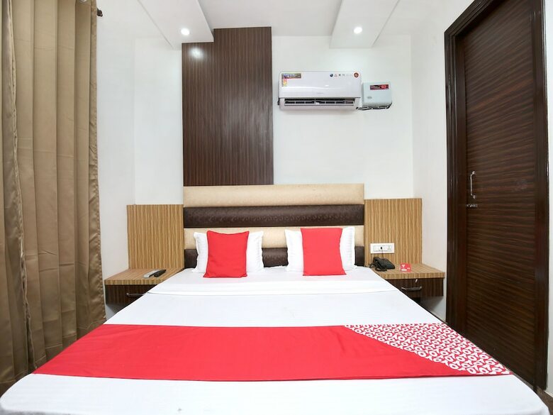 Oyo 15863 Hotel Royal Vij