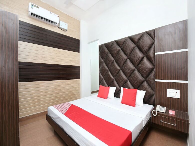 Oyo 15863 Hotel Royal Vij