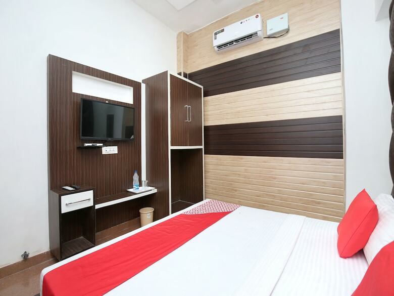 Oyo 15863 Hotel Royal Vij