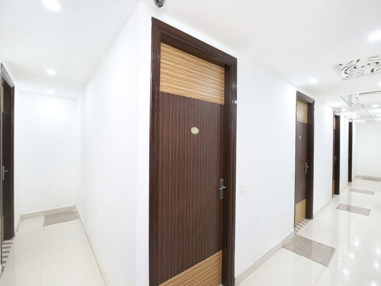 Oyo 15863 Hotel Royal Vij