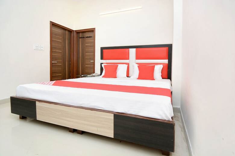 Oyo 22993 Hotel Ozas Grand