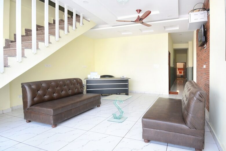 Oyo 22993 Hotel Ozas Grand