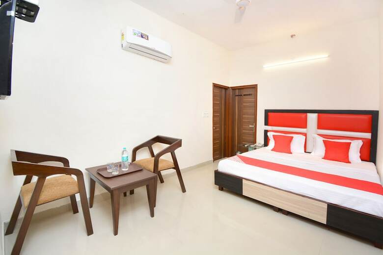 Oyo 22993 Hotel Ozas Grand