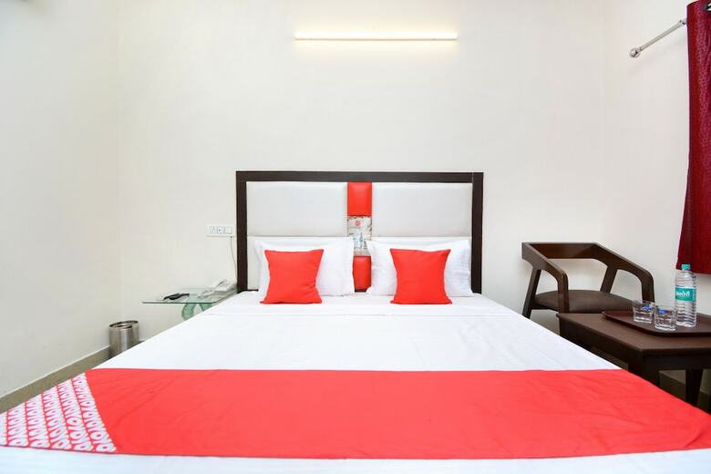 Oyo 22993 Hotel Ozas Grand