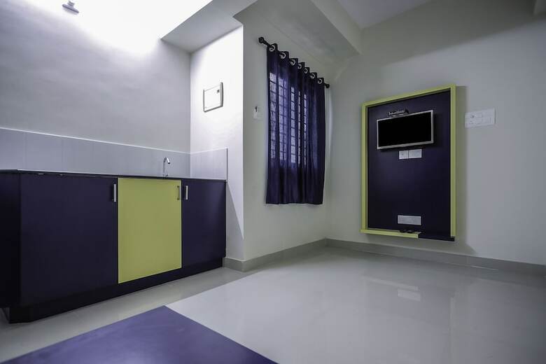 Hotel Oyo 15825 Blue Berry Apartments