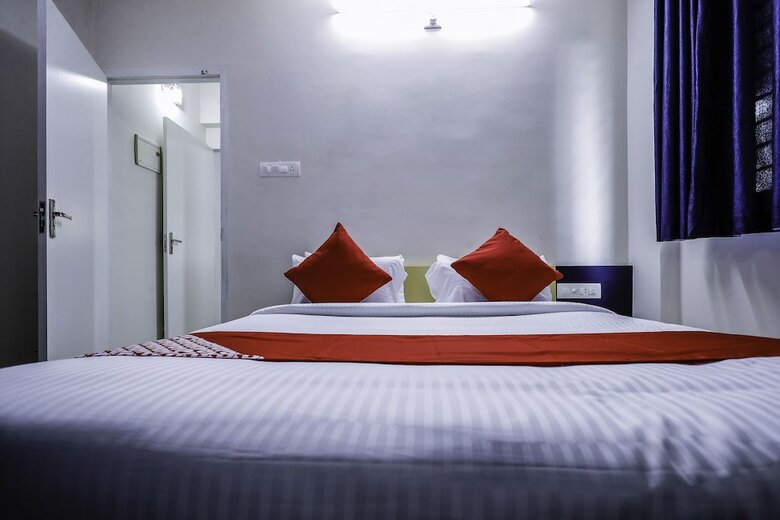 Hotel Oyo 15825 Blue Berry Apartments