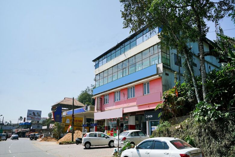 Hotel Oyo 15548 Mackal Residency
