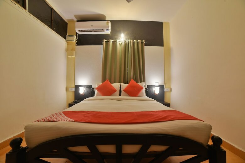 Oyo 30128 Reddy's Hotel