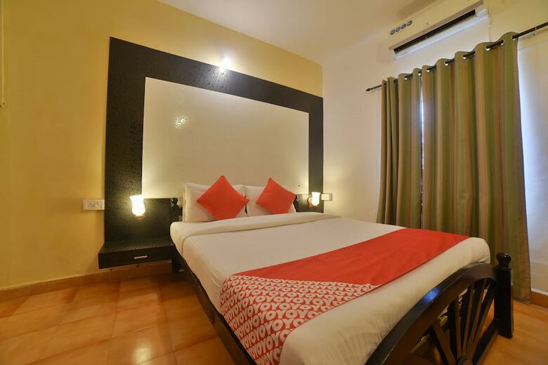 Oyo 30128 Reddy's Hotel