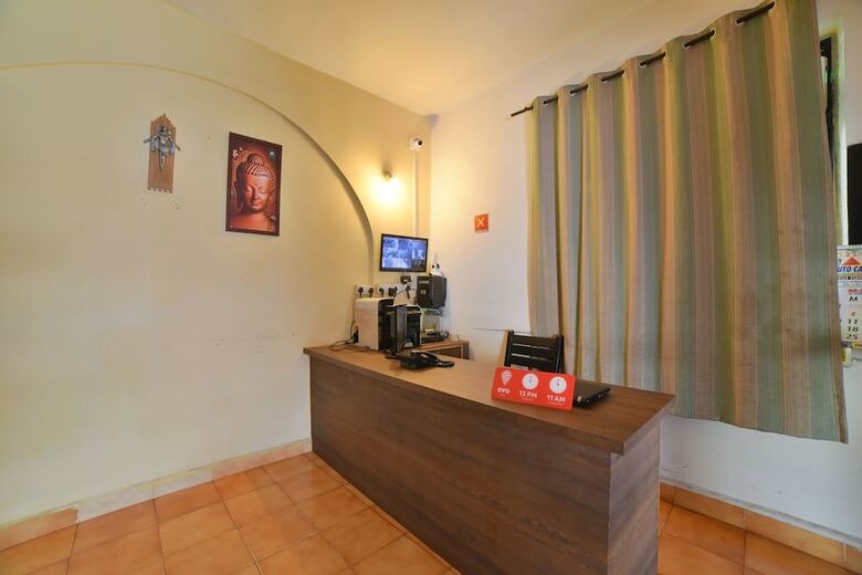 Oyo 30128 Reddy's Hotel