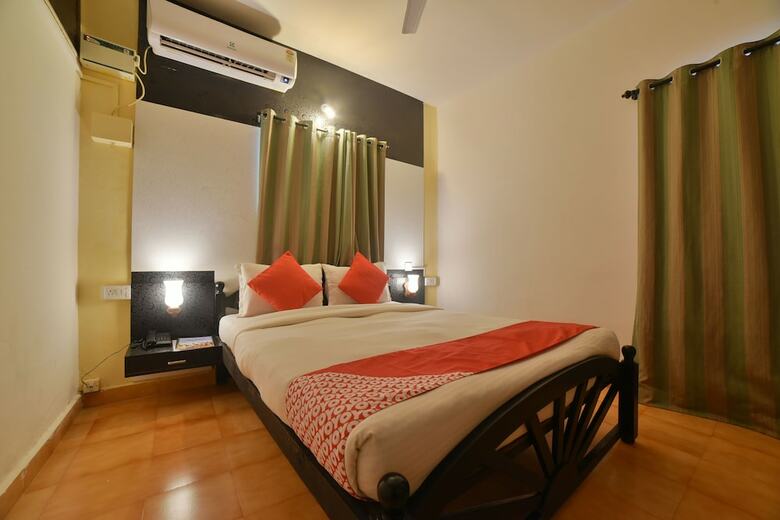 Oyo 30128 Reddy's Hotel
